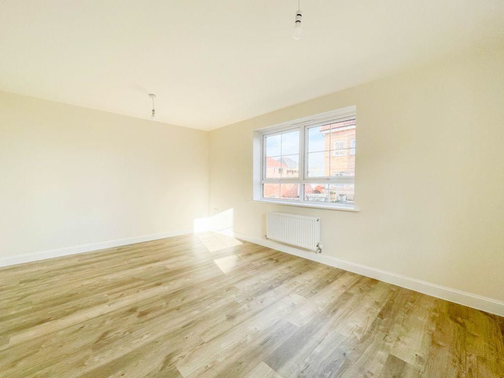 Property photo 2 of 16 Lounge