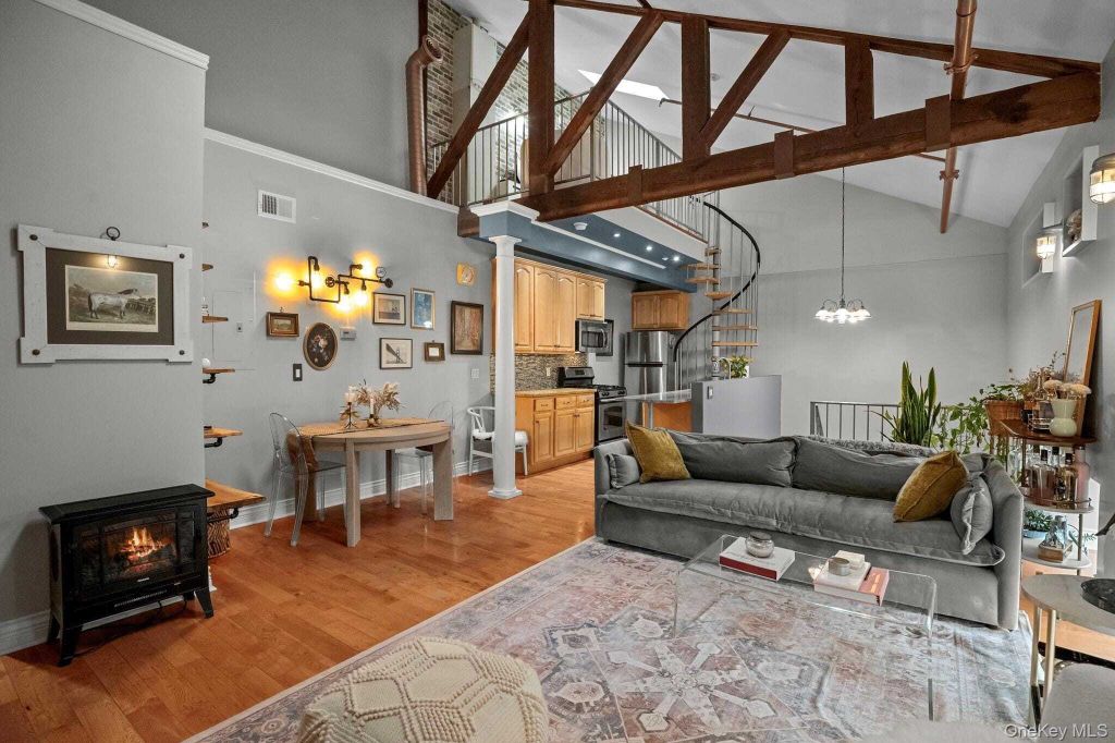 Property photo 1 of 31