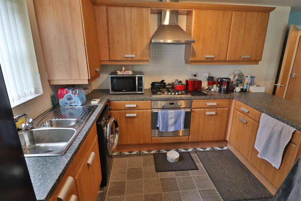 Property photo 3 of 10 Open Plan Lounge/Diningkitchen Area