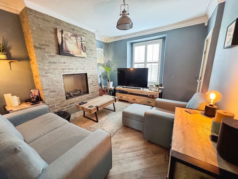 Property photo 3 of 9 Photo 7