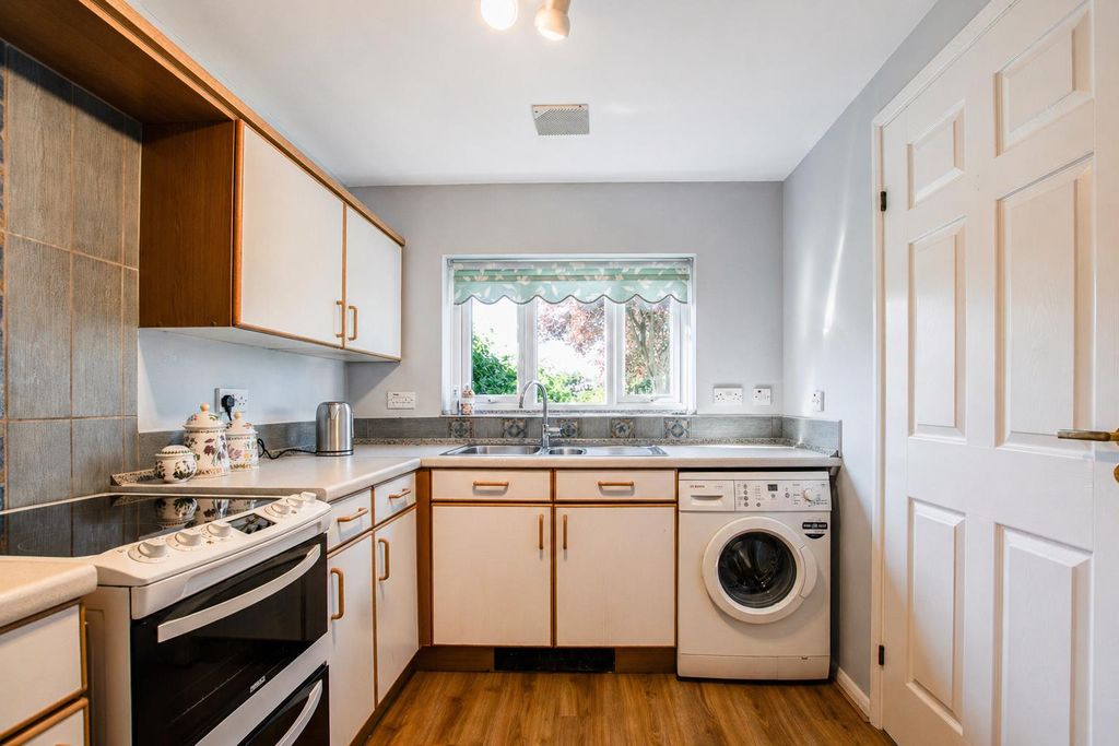 Property photo 3 of 17 Aac9Bf79-10F2-4Ade-9d71-01Aad9B083B3.Png