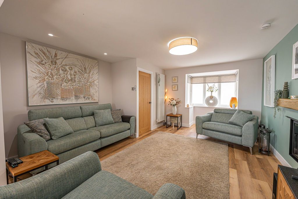 Property photo 3 of 50