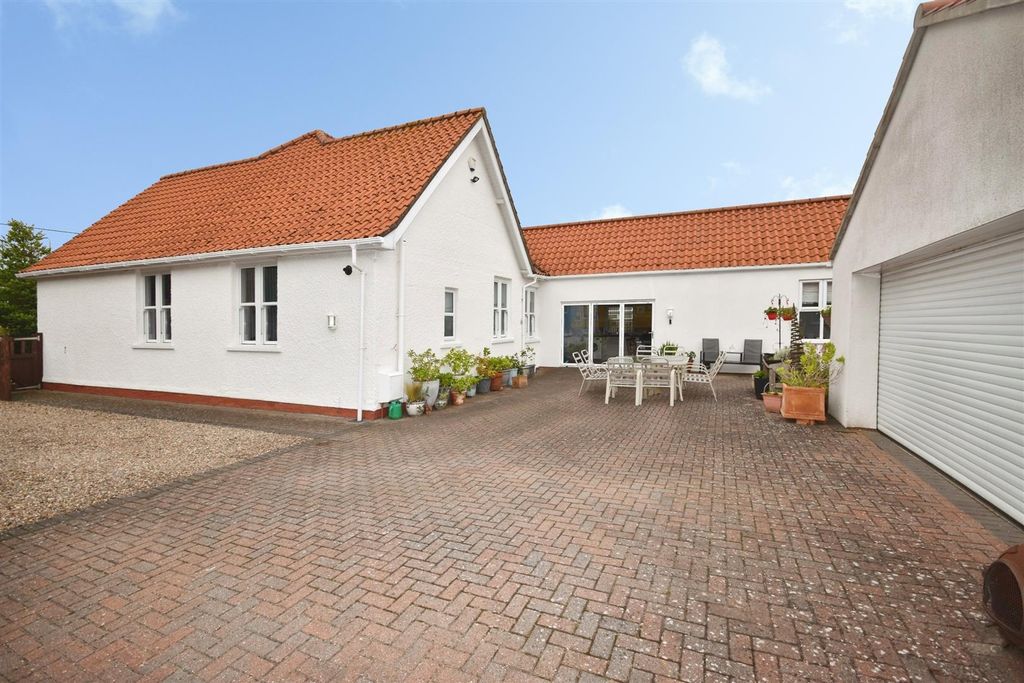 Property photo 3 of 23