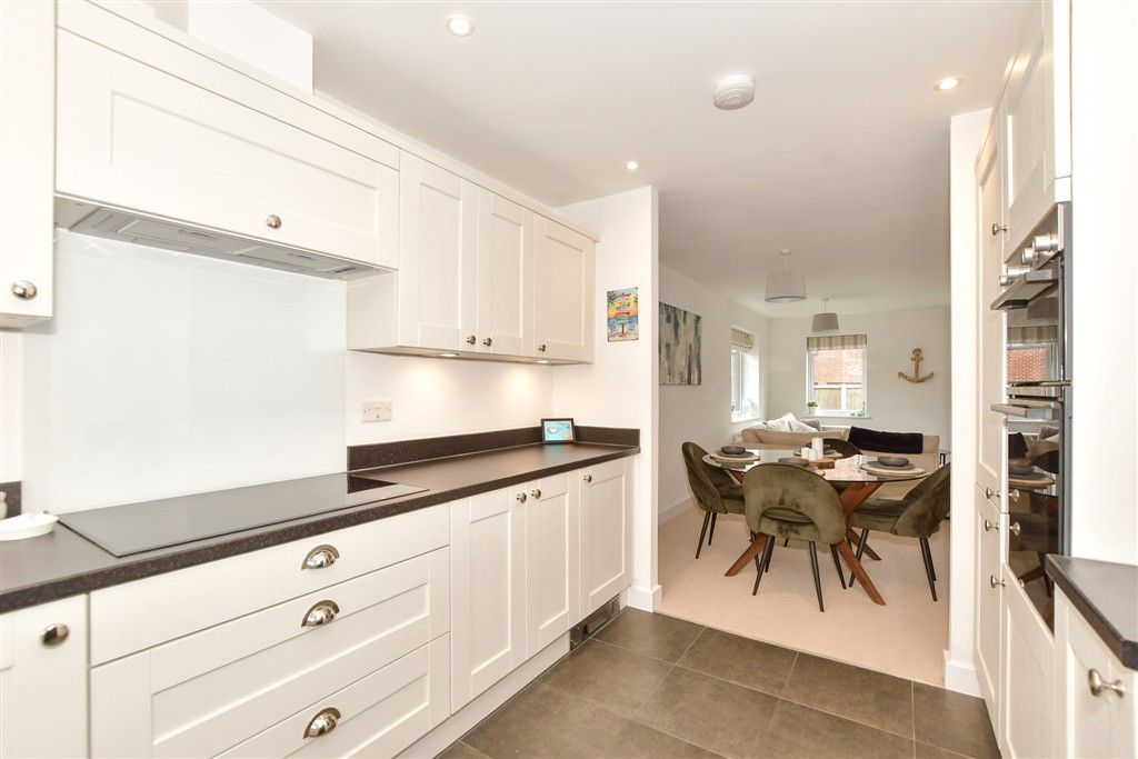 Property photo 2 of 18 Kitchen