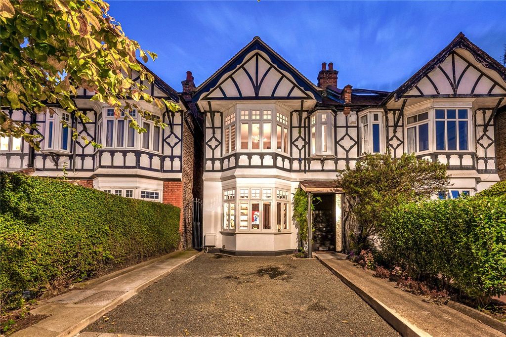 Property photo 1 of 26 Exterior