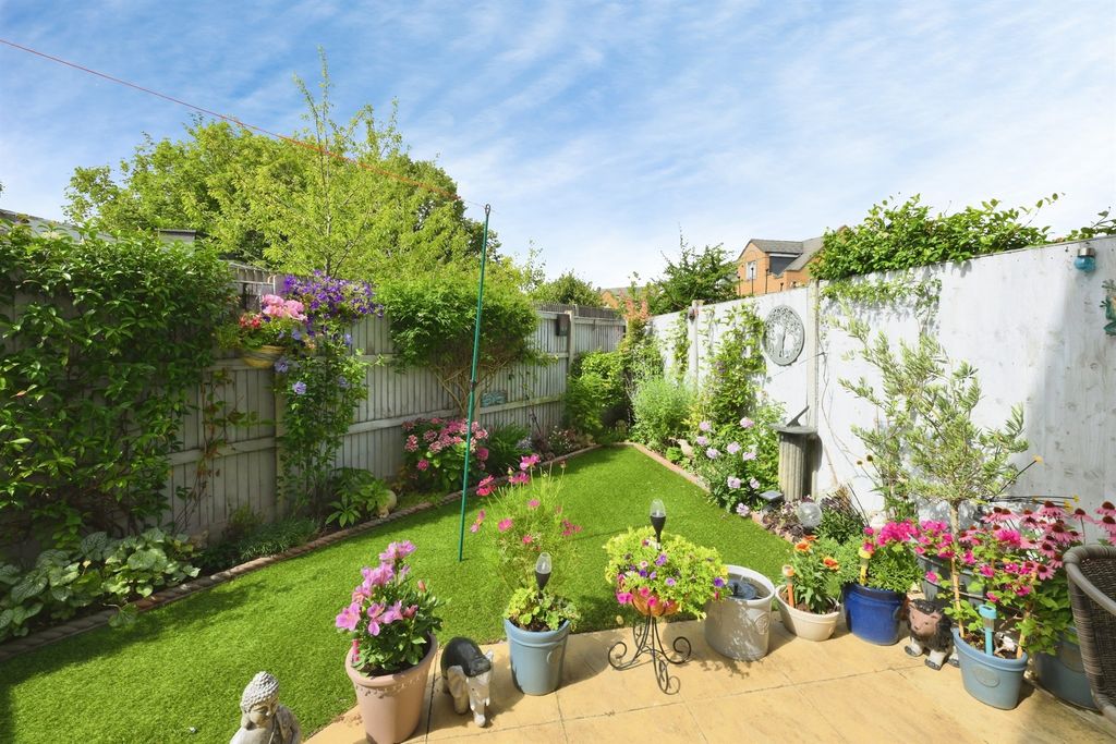 Property photo 2 of 22