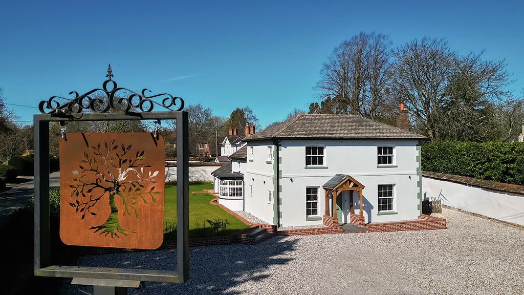 Property photo 1 of 34 Photo 5