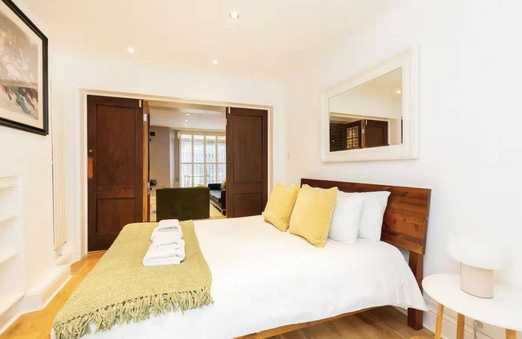 Property photo 2 of 8