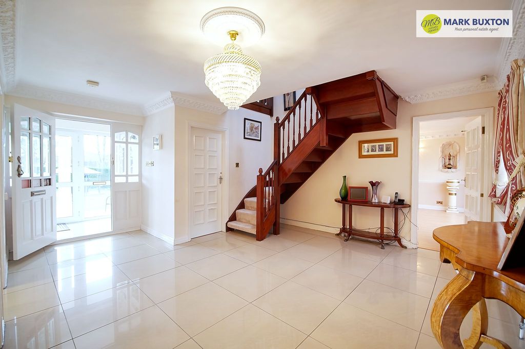 Property photo 2 of 35