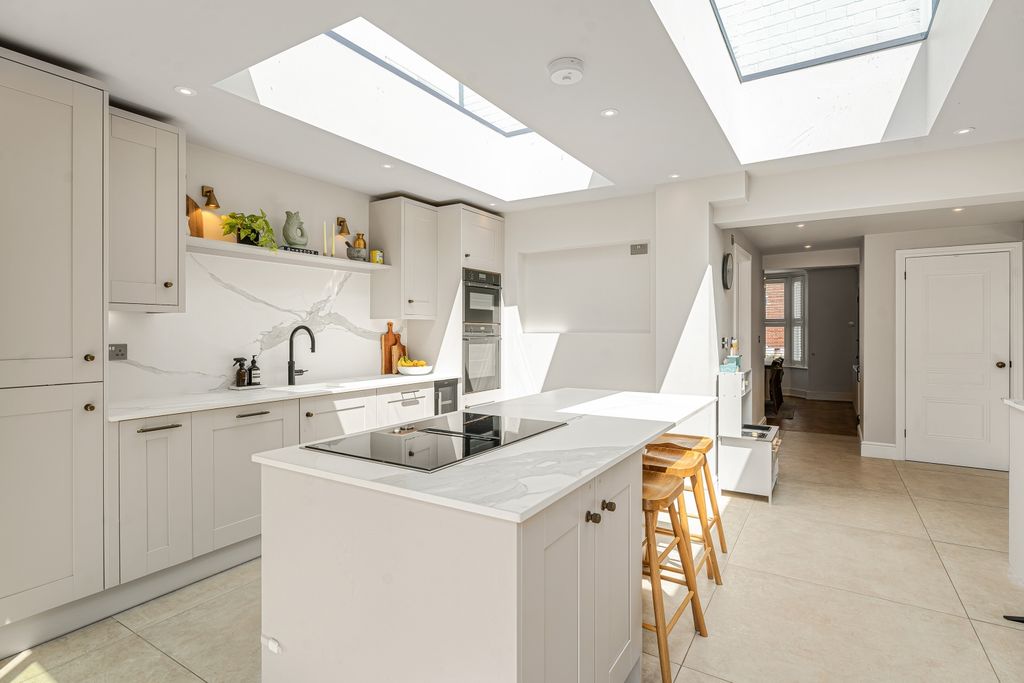 Property photo 3 of 22 Kitchen