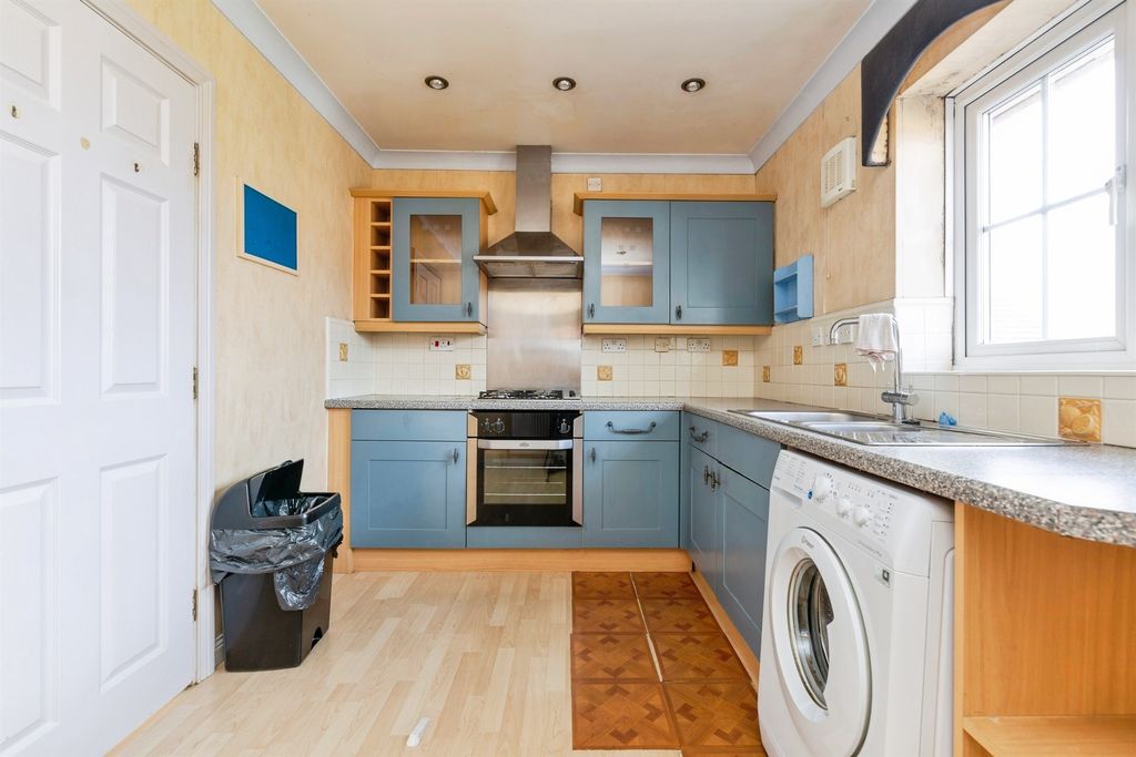 Property photo 3 of 14 Image