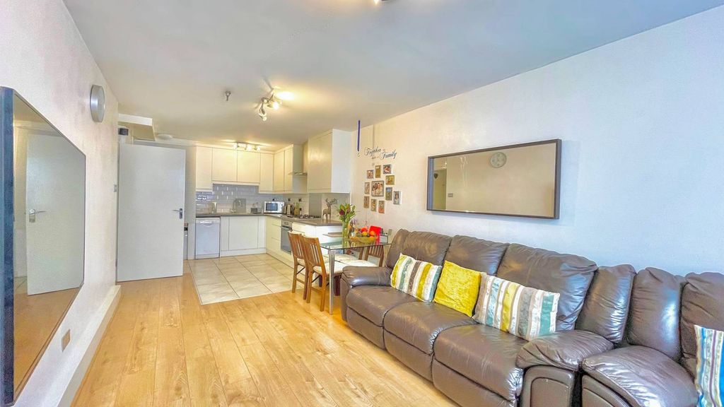 Property photo 2 of 11