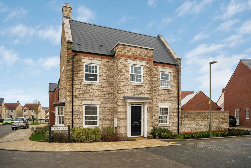 Property photo 1 of 21