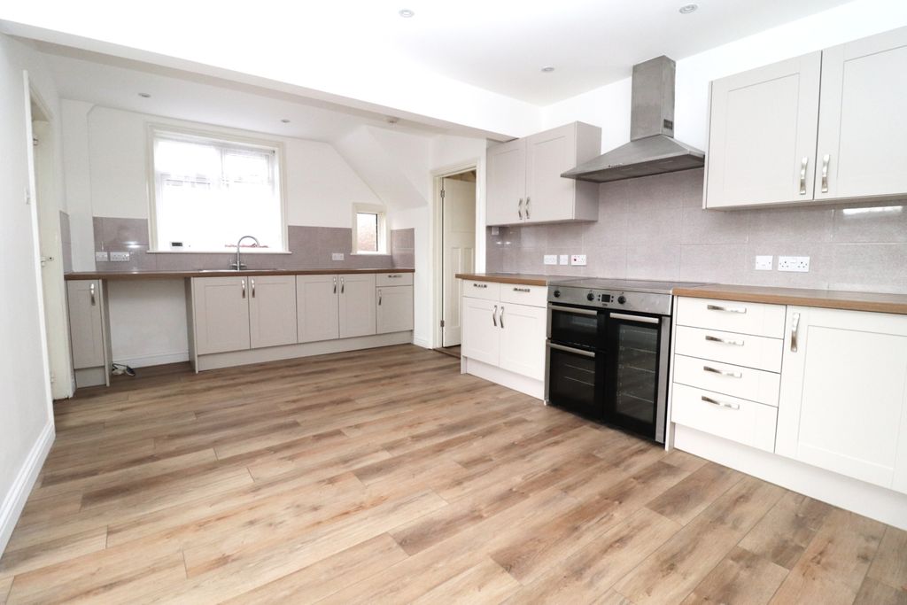 Property photo 3 of 12 Img_0733