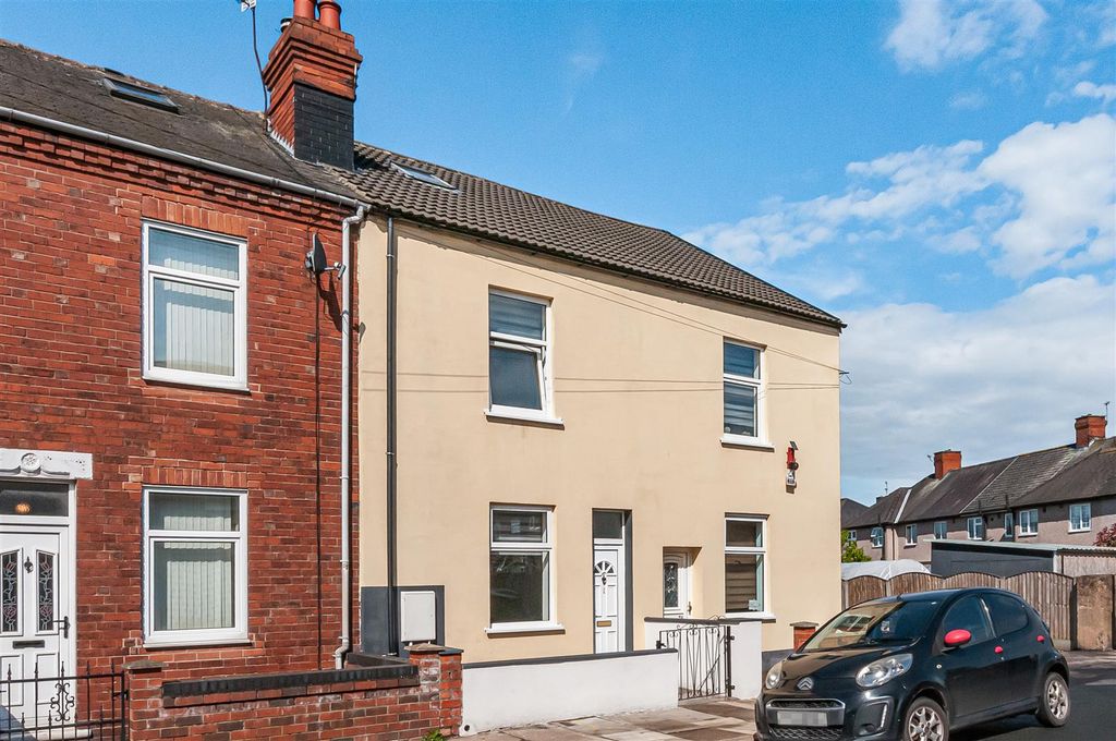 Property photo 1 of 15 69 Colonels Walk1.Jpg