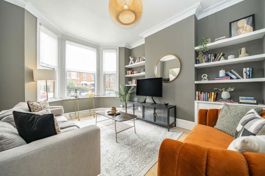 Property photo 2 of 8