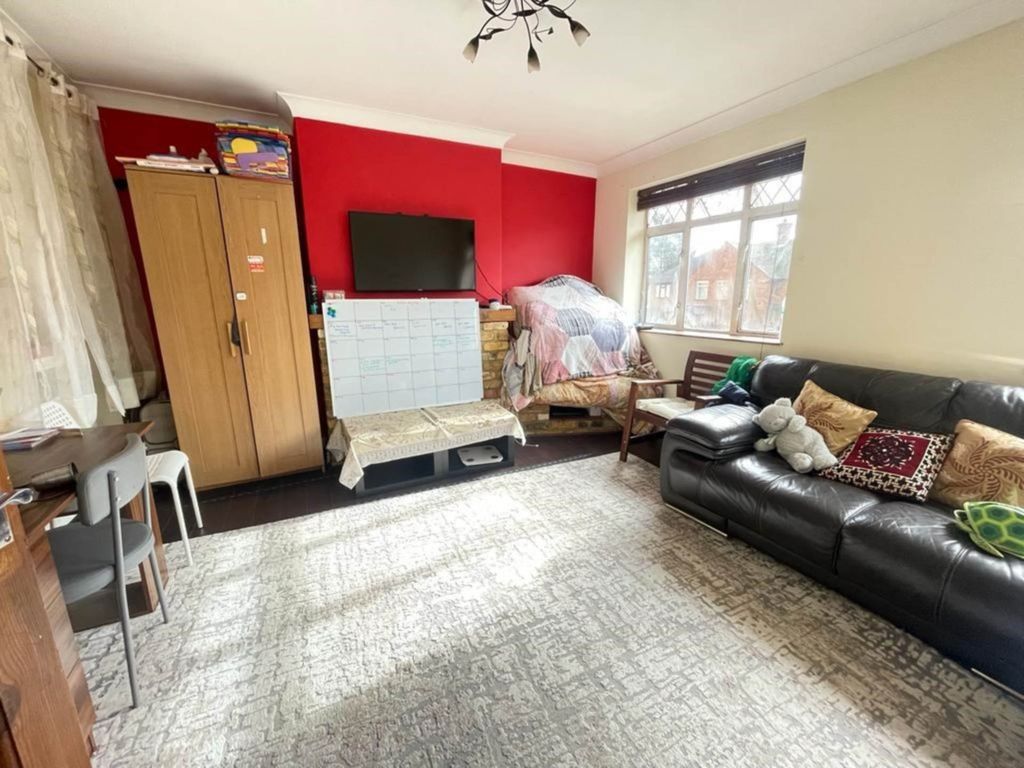 Property photo 1 of 5