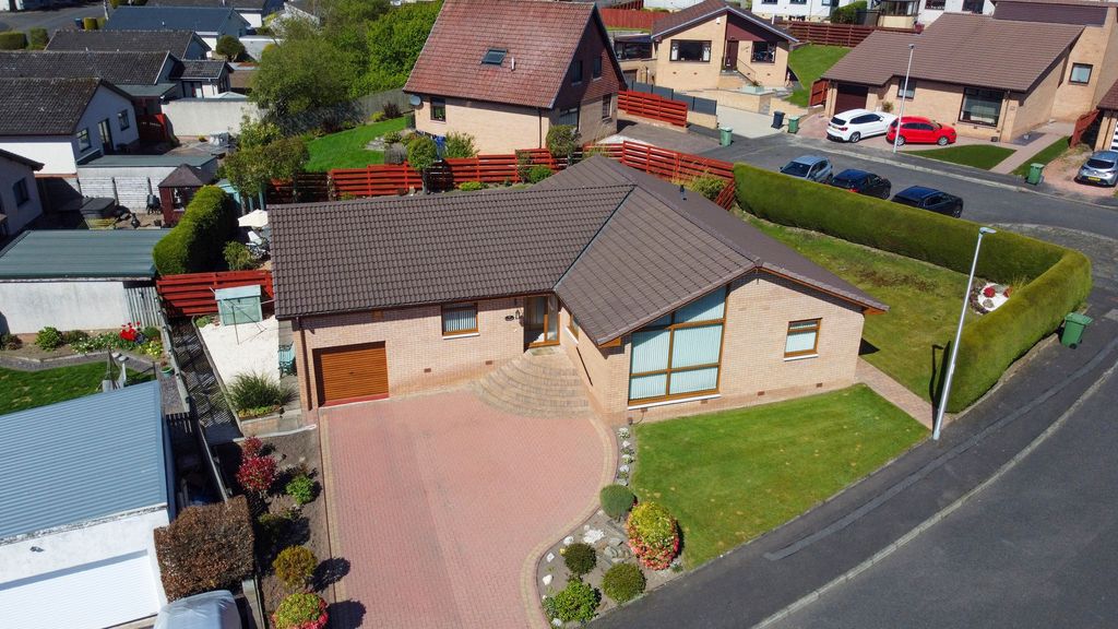 Property photo 1 of 37