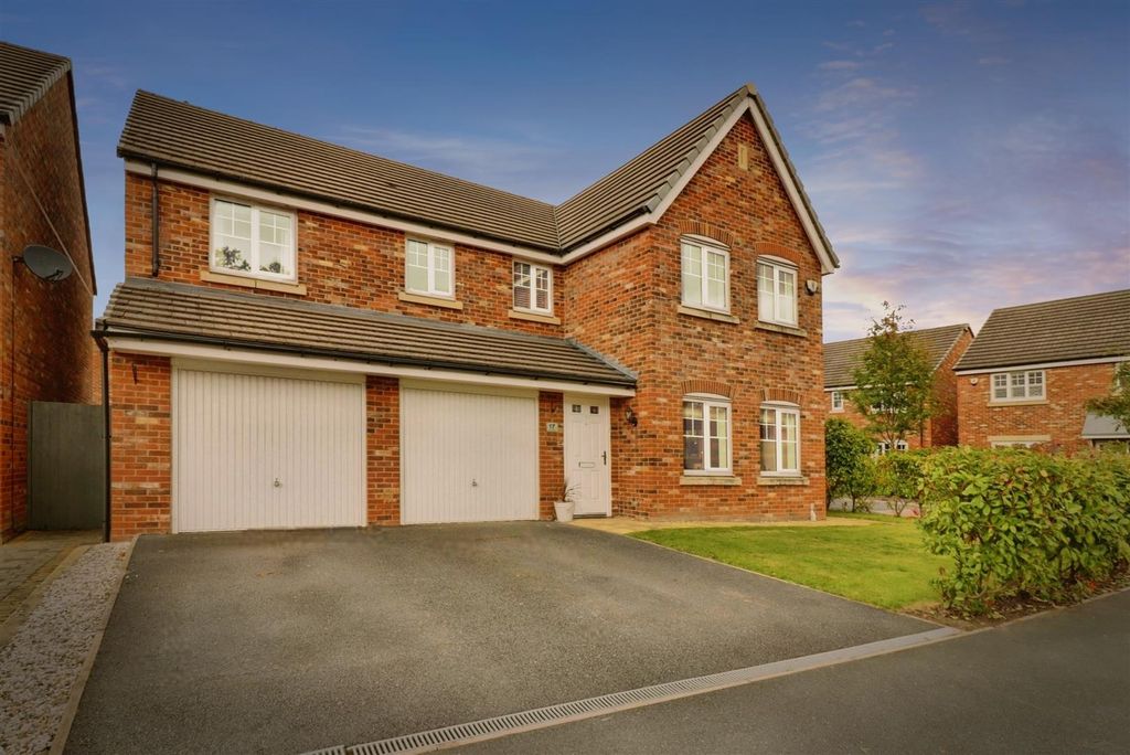 Property photo 1 of 29 928B1dc9-6c7c-44Fc-9A82-92A7105F6166.Jpg