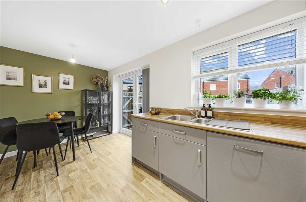 Property photo 2 of 21 Kitchen/Diner