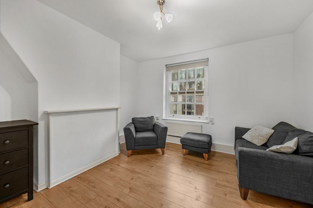 Property photo 1 of 11 Picture No. 32