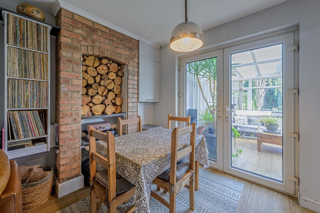 Property photo 3 of 22