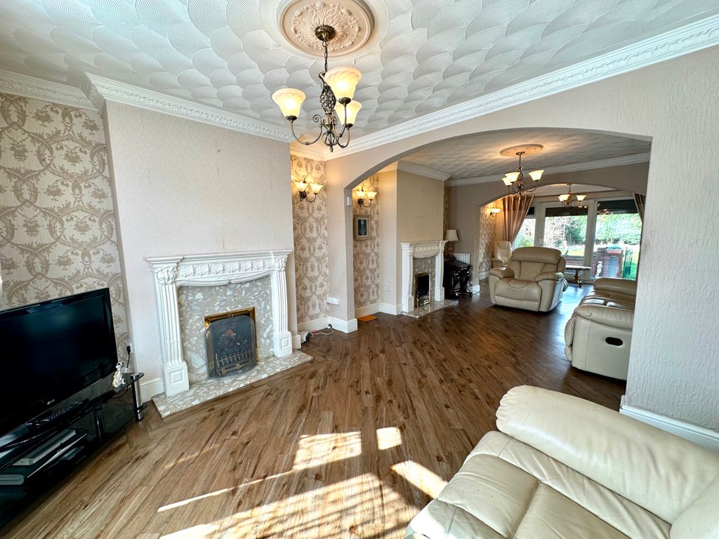 Property photo 2 of 25