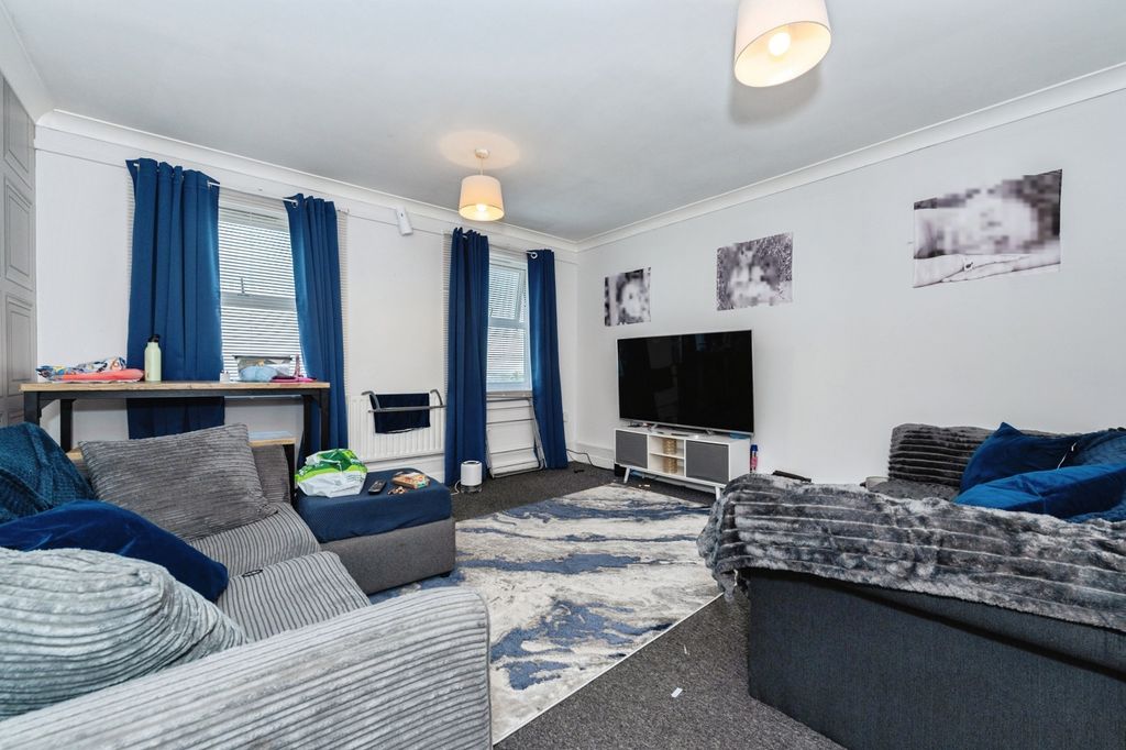 Property photo 2 of 17 Pbox-Img.Jpg