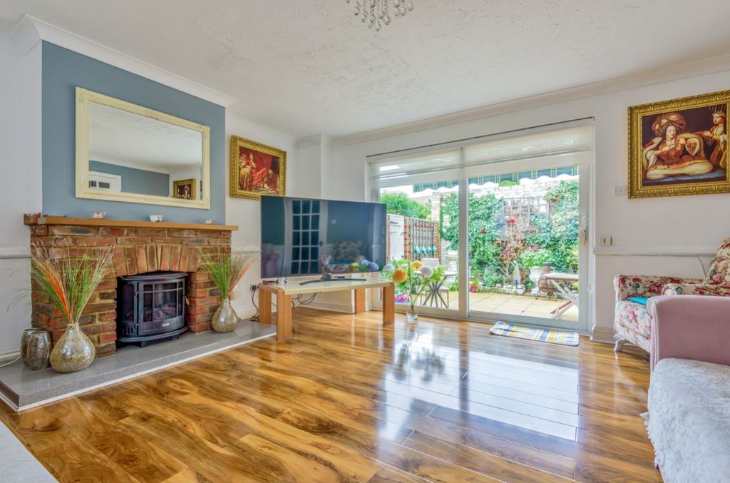 Property photo 2 of 16 913632 (3)