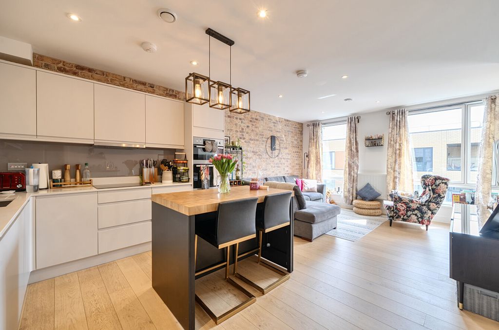 Property photo 2 of 16 1437197-10-69d90c...