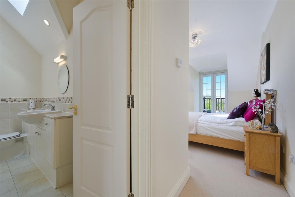 Additional image 17 of 2 bed flat for saleFlanchford Road, Reigate RH2