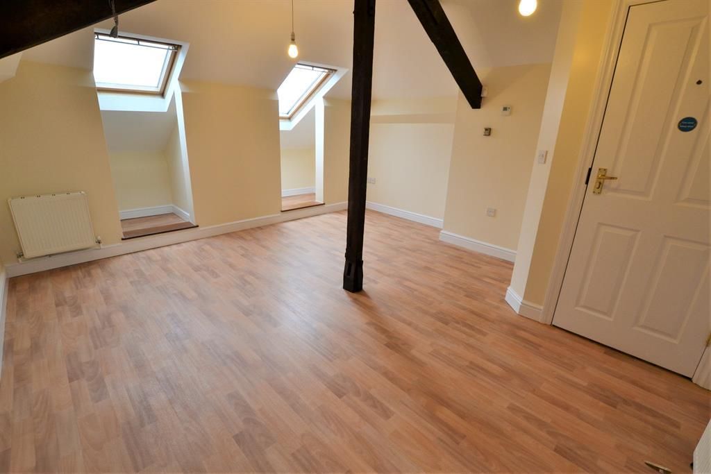 Property photo 2 of 8 Living Space