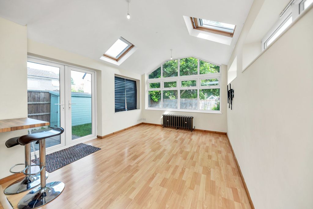 Property photo 2 of 16