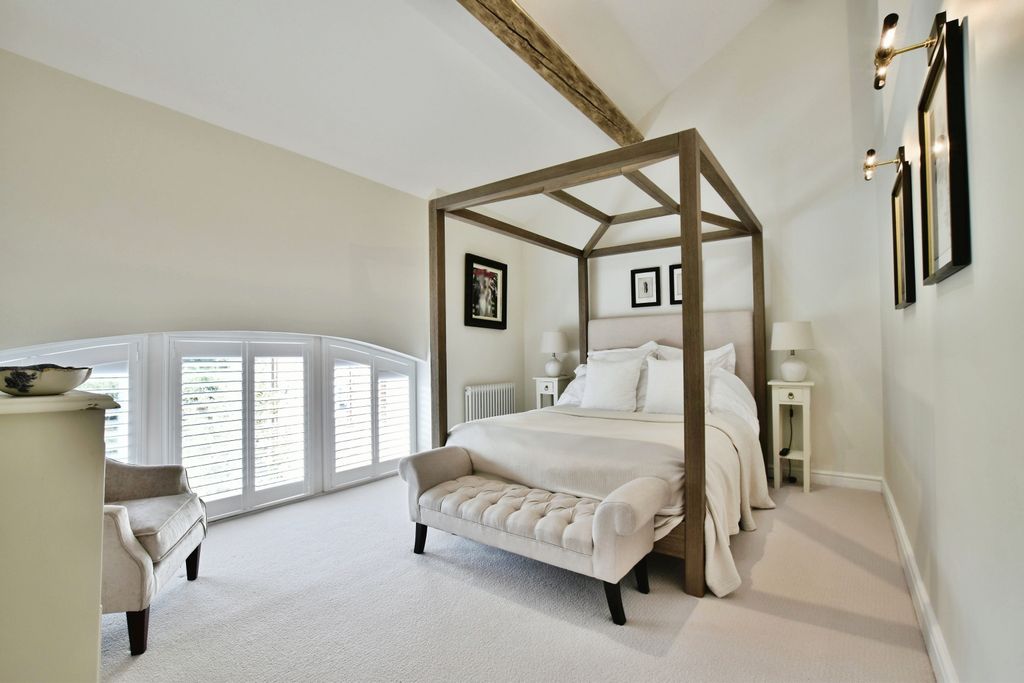 Property photo 3 of 20 Mster Bedroom