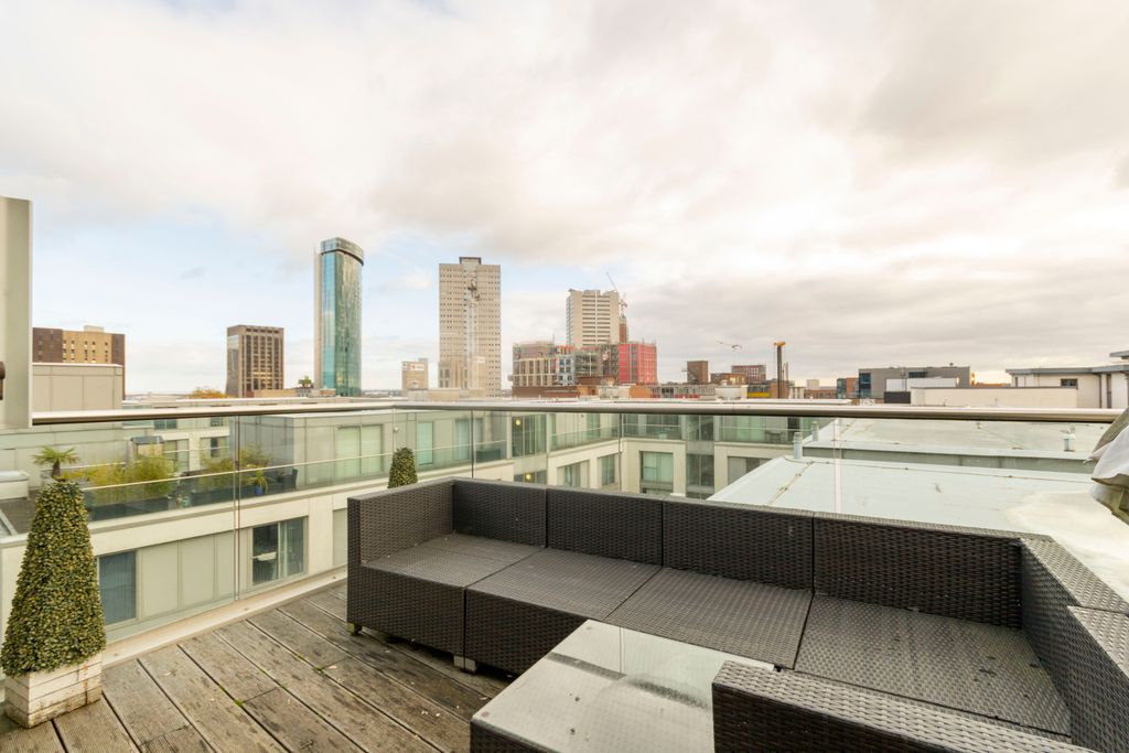 Property photo 2 of 12