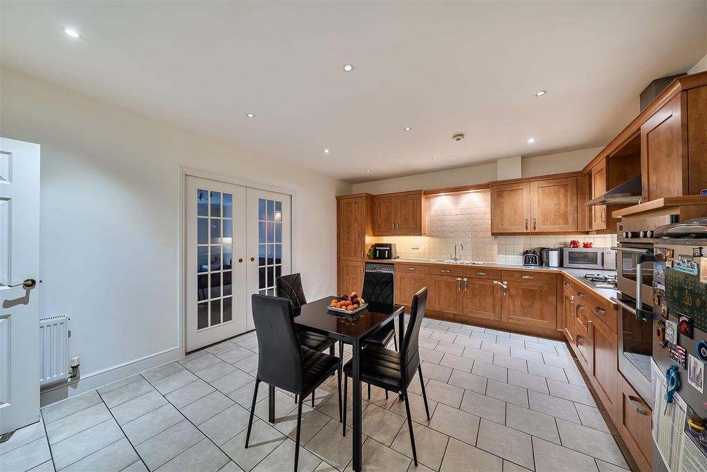 Additional image 18 of 2 bed flat for saleMarsh Road, Pinner HA5