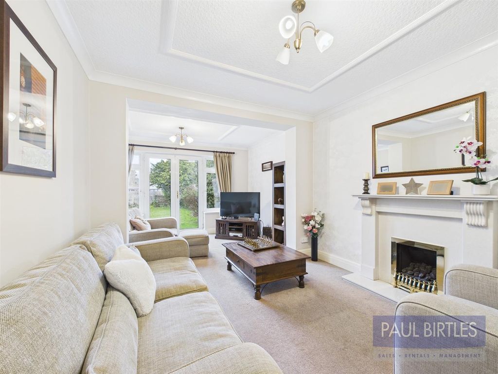 Property photo 3 of 37 Cam01301G0-Pr0586-Still005.Jpg