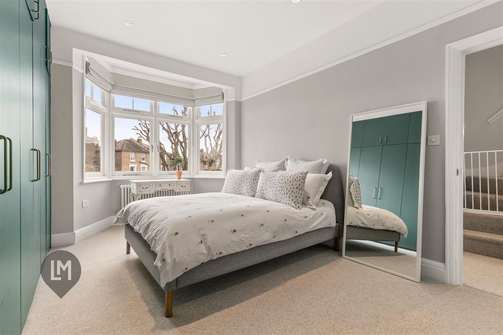 Property photo 1 of 12 Bedroom