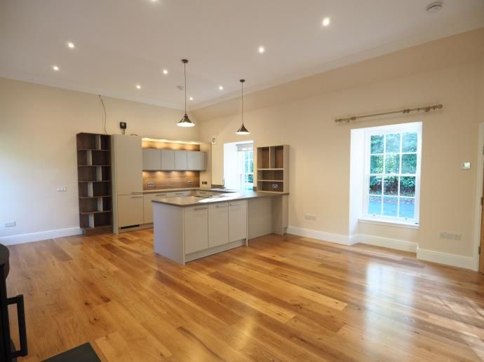 Property photo 2 of 27