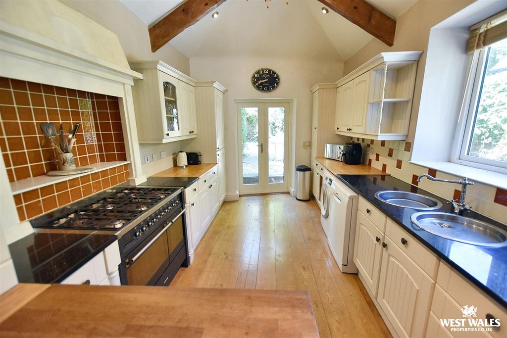 Property photo 3 of 21 13 (11).Jpg