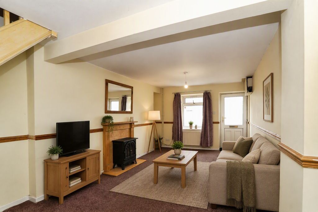 Property photo 2 of 25