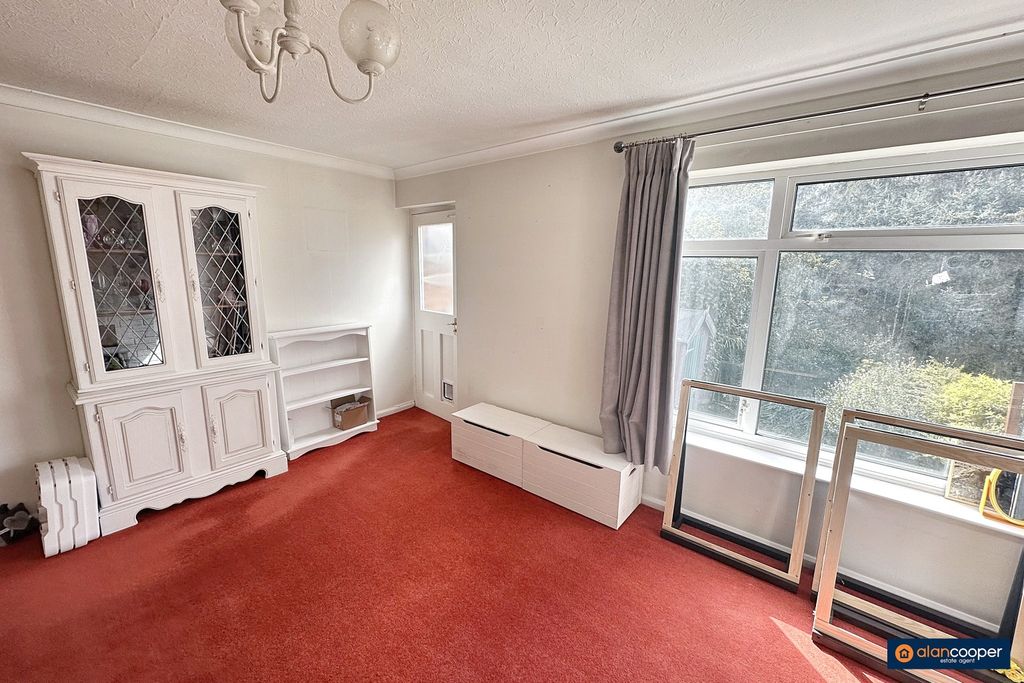 Property photo 3 of 12 4473354