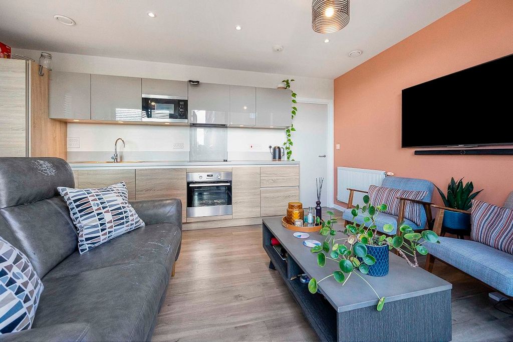 Property photo 3 of 9