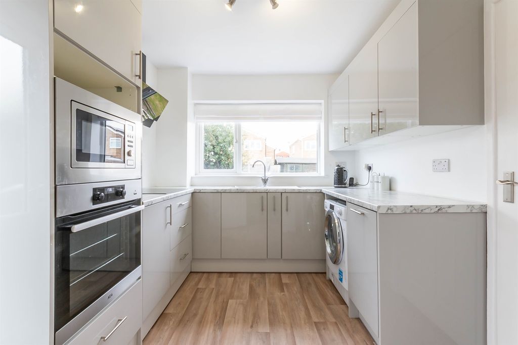 Property photo 2 of 13 Kitchen