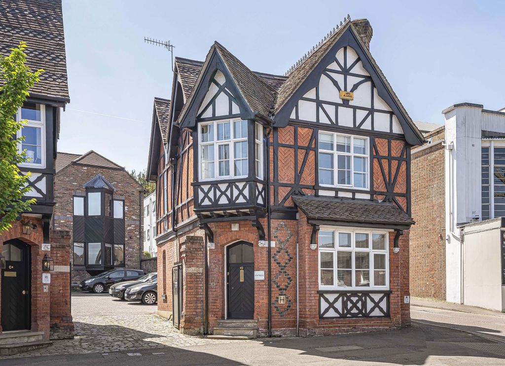 Property photo 1 of 10 Frontcastlehouse