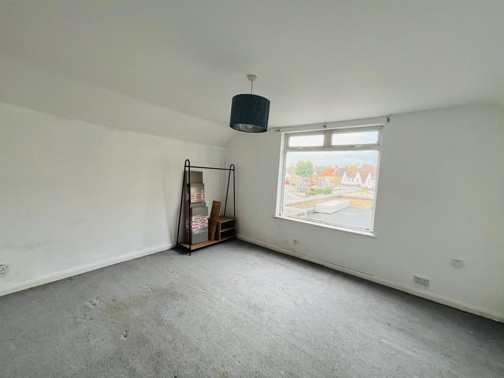 Property photo 2 of 6 Lounge