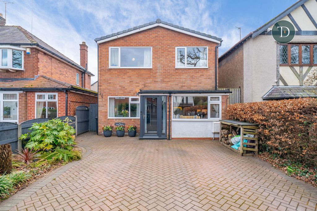 Property photo 1 of 32