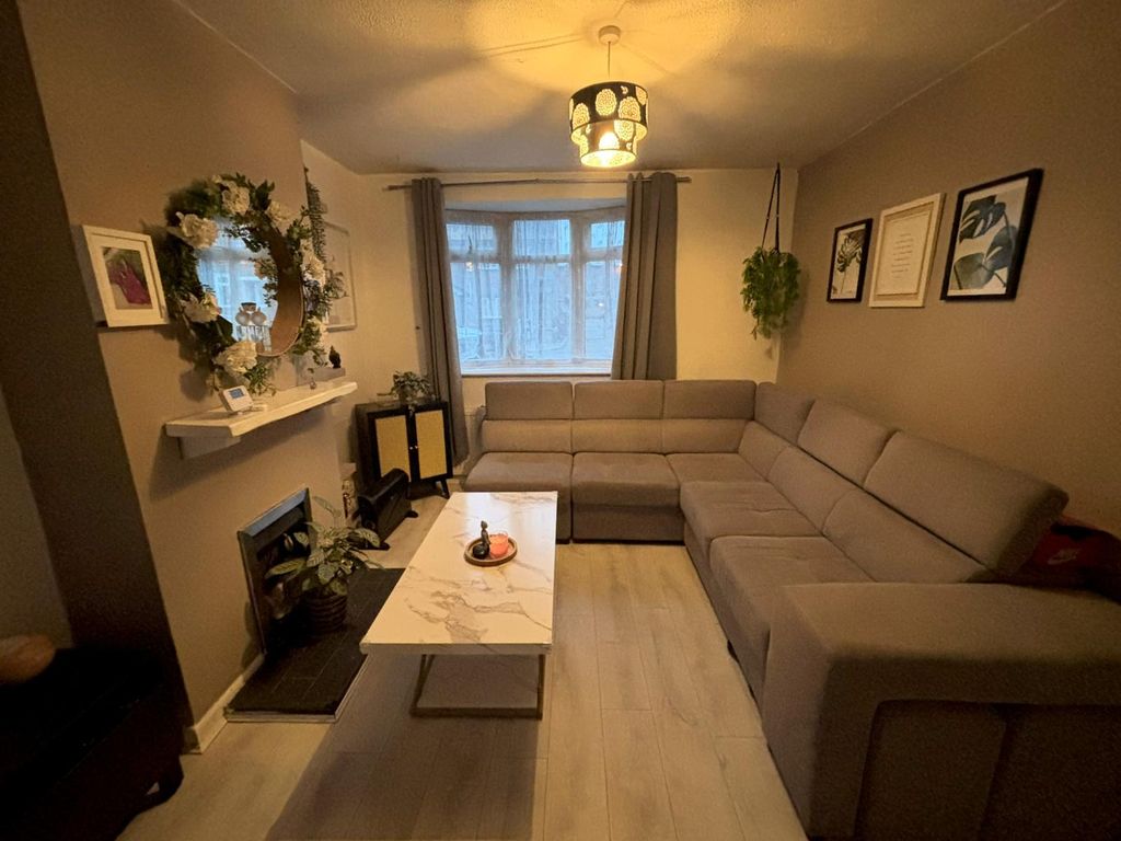 Property photo 3 of 19