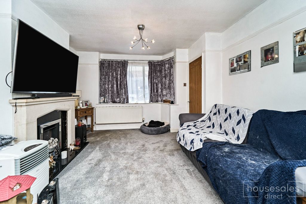 Property photo 2 of 9