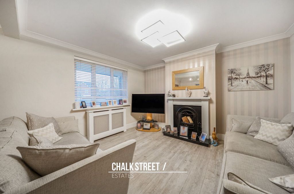 Property photo 3 of 21